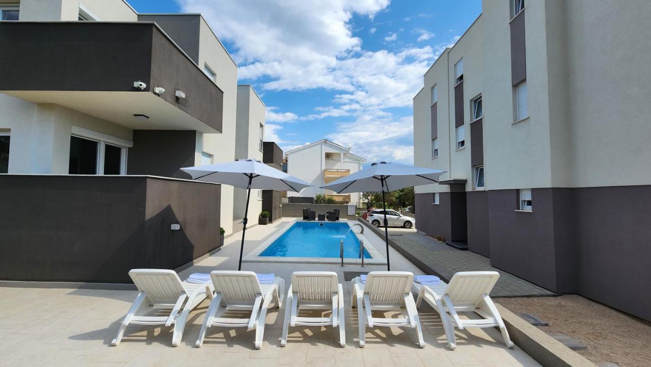 נובליה The Sands Luxury Pool Aparthotel 2 מראה חיצוני תמונה