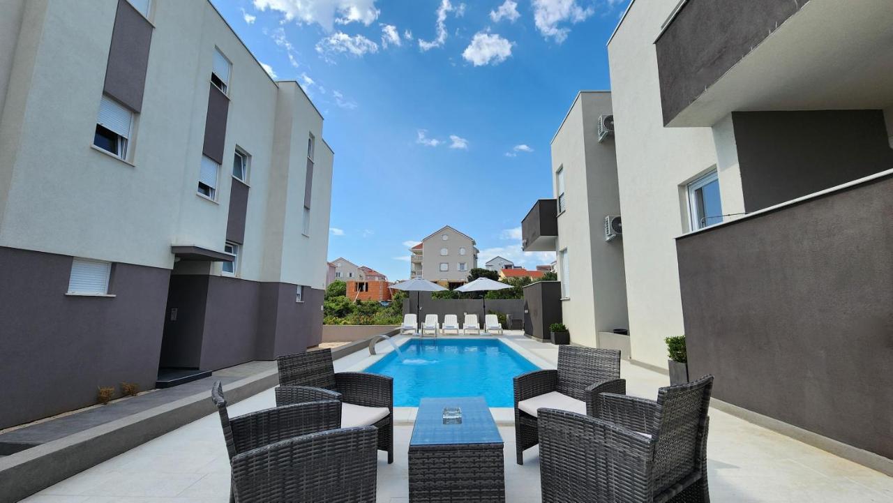 נובליה The Sands Luxury Pool Aparthotel 2 מראה חיצוני תמונה