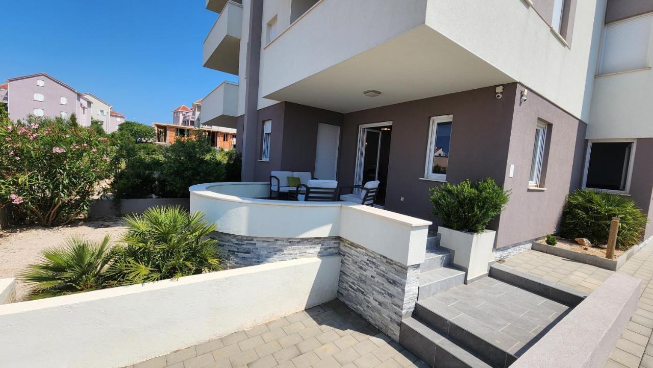 נובליה The Sands Luxury Pool Aparthotel 2 מראה חיצוני תמונה
